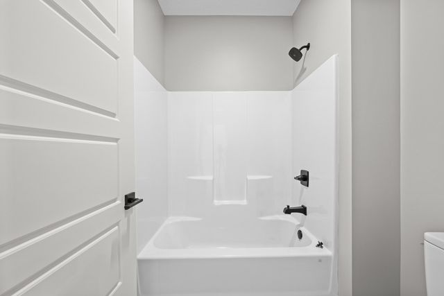 324 Linda Lane, Riverdale, IA 52722