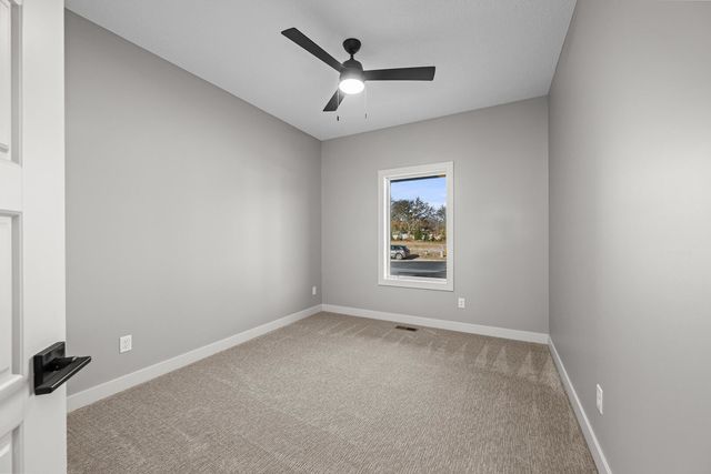 324 Linda Lane, Riverdale, IA 52722