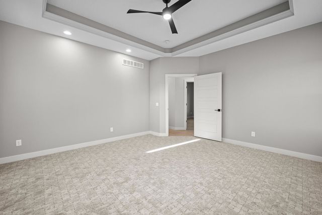 324 Linda Lane, Riverdale, IA 52722