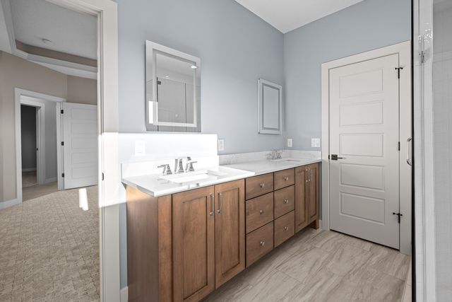 324 Linda Lane, Riverdale, IA 52722