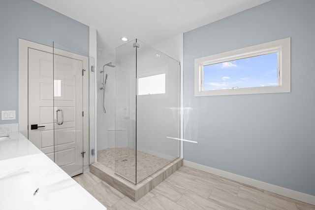 324 Linda Lane, Riverdale, IA 52722