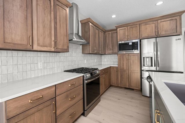 324 Linda Lane, Riverdale, IA 52722