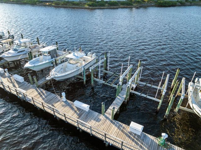 271 SW Harbor View Drive, Palm City, FL 34990