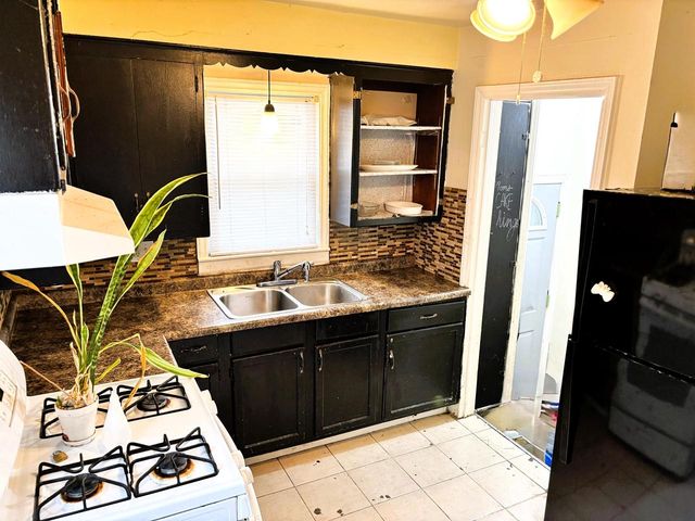 5452 N 56th STREET, Milwaukee, WI 53218