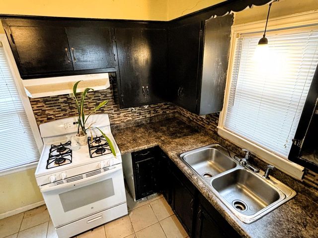5452 N 56th STREET, Milwaukee, WI 53218