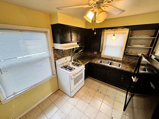 5452 N 56th STREET, Milwaukee, WI 53218