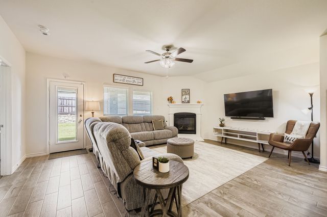 11301 Summer Rain Boulevard, Aubrey, TX 76227