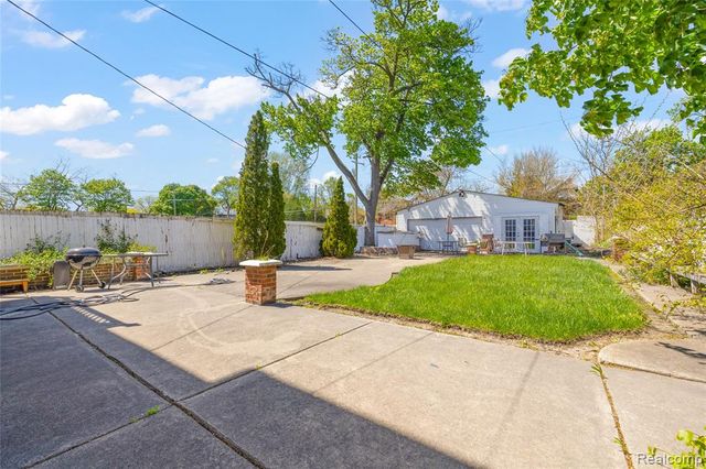 2425 W Grand Boulevard, Detroit, MI 48208