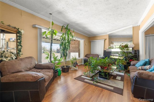 2425 W Grand Boulevard, Detroit, MI 48208