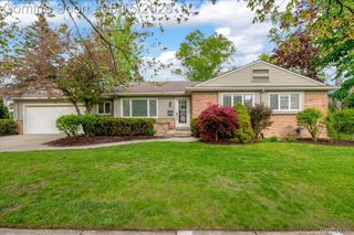 1131 Pleasant Street, Birmingham, MI 48009