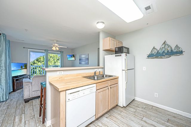 2262 Folly Road 1a, Charleston, SC 29412