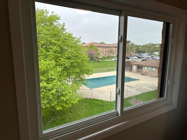 124 Klein Creek Court 124-E, Carol Stream, IL 60188