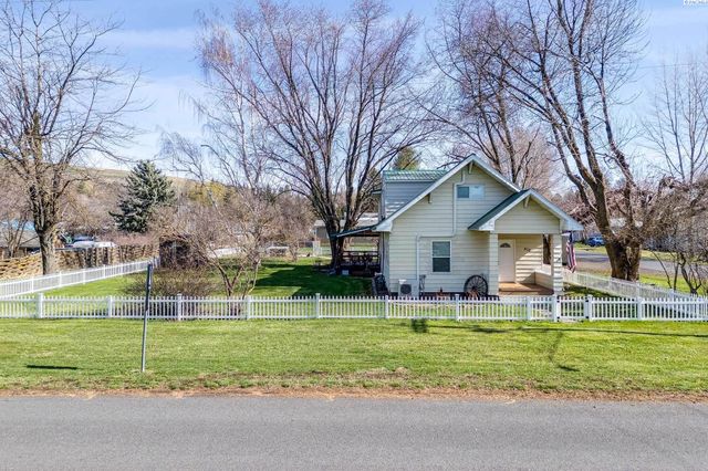 402 W Front St, Albion, WA 99102