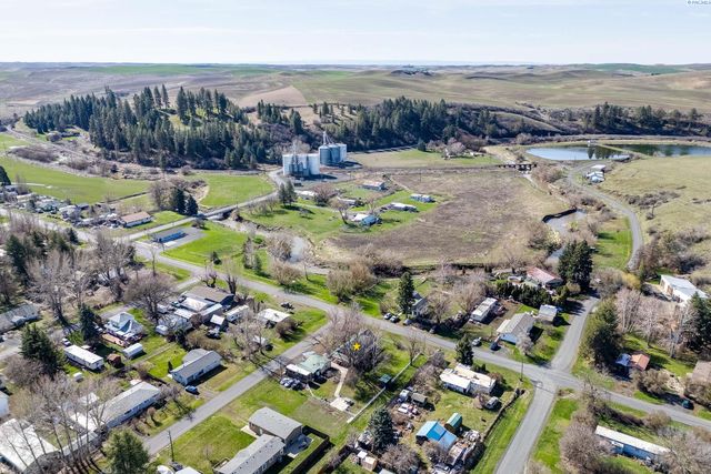 402 W Front St, Albion, WA 99102