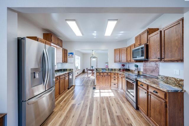 402 W Front St, Albion, WA 99102