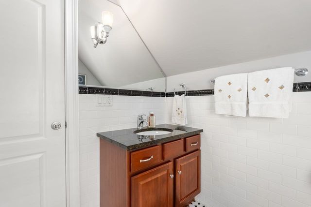 51 Sewall Ave 2, Brookline, MA 02446