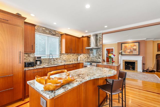 51 Sewall Ave 2, Brookline, MA 02446