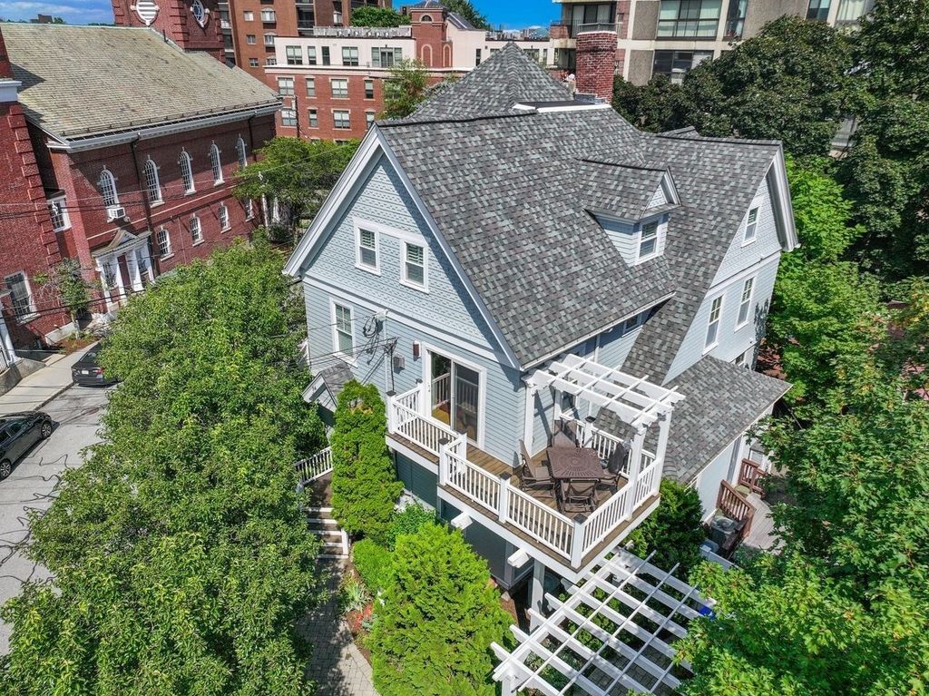 51 Sewall Ave 2, Brookline, MA 02446