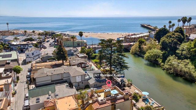 327 Riverview Avenue C, Capitola, CA 95010