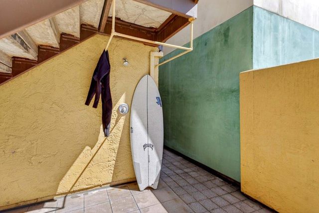 327 Riverview Avenue C, Capitola, CA 95010