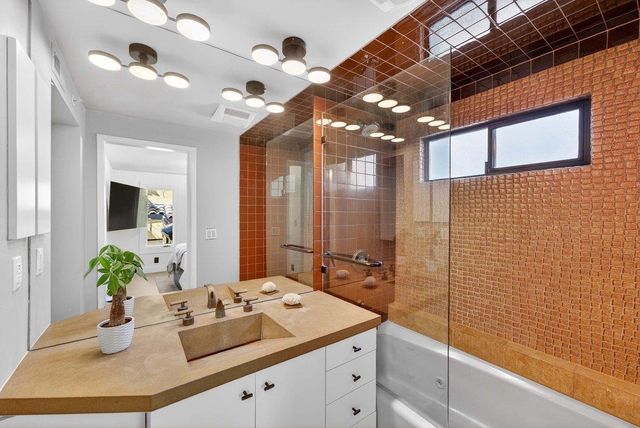 327 Riverview Avenue C, Capitola, CA 95010