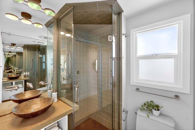 327 Riverview Avenue C, Capitola, CA 95010