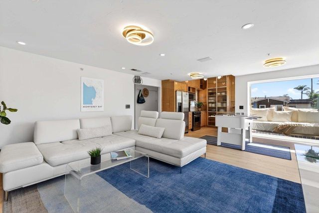 327 Riverview Avenue C, Capitola, CA 95010