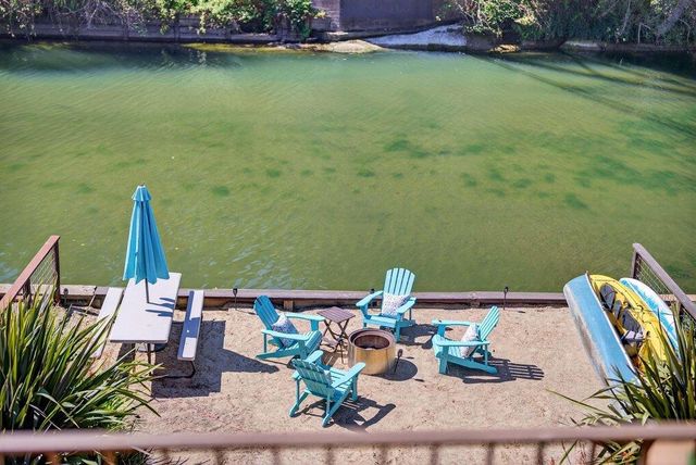 327 Riverview Avenue C, Capitola, CA 95010