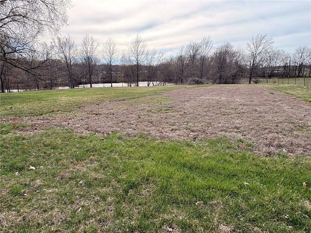 1641 NW 100 Road, Kingsville, MO 64040