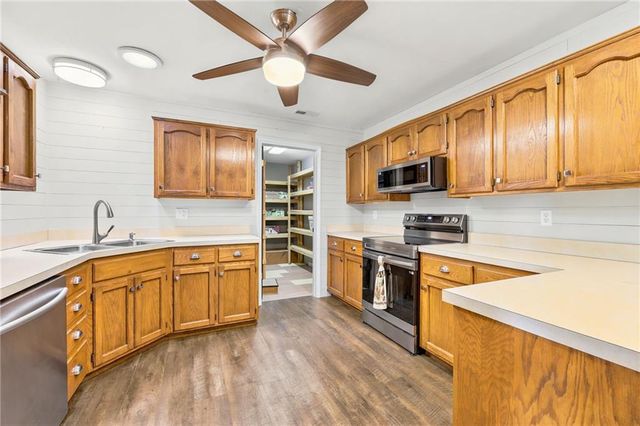 1641 NW 100 Road, Kingsville, MO 64040
