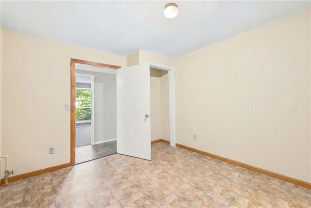 1641 NW 100 Road, Kingsville, MO 64040