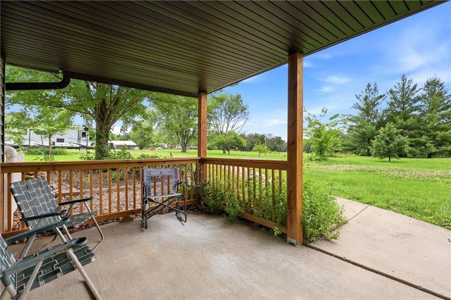 1641 NW 100 Road, Kingsville, MO 64040