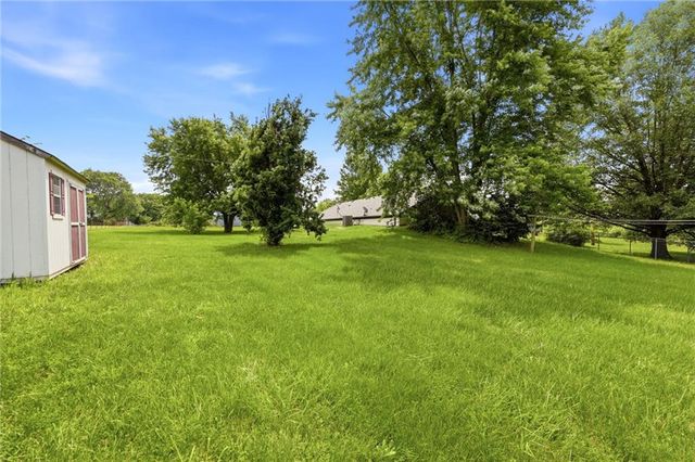 1641 NW 100 Road, Kingsville, MO 64040