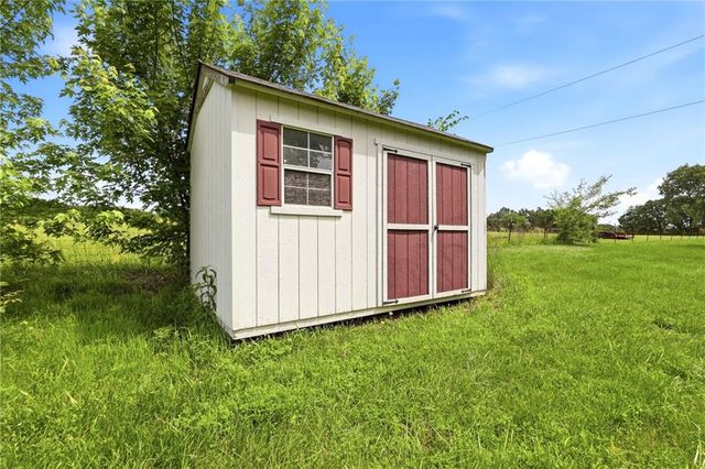 1641 NW 100 Road, Kingsville, MO 64040