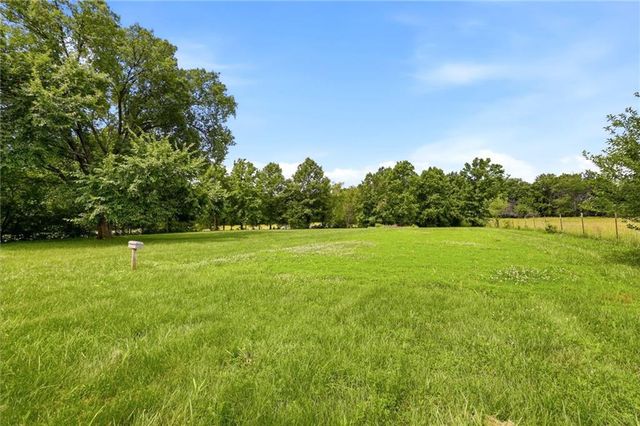 1641 NW 100 Road, Kingsville, MO 64040
