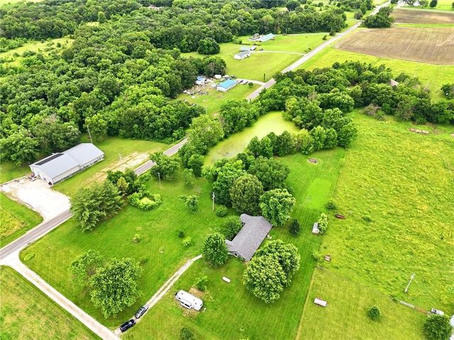 1641 NW 100 Road, Kingsville, MO 64040