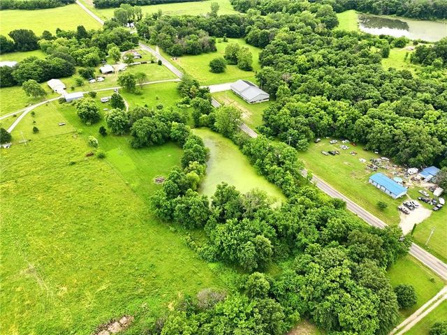 1641 NW 100 Road, Kingsville, MO 64040