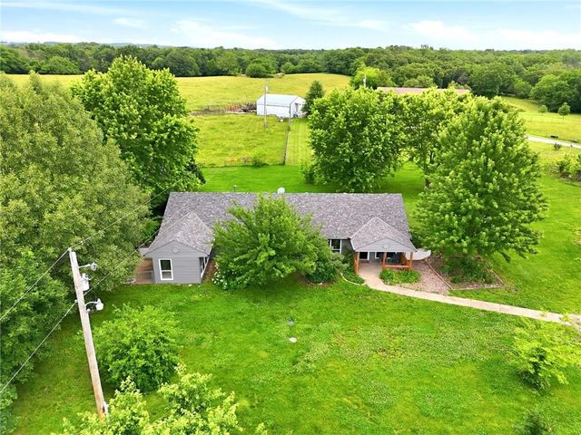 1641 NW 100 Road, Kingsville, MO 64040