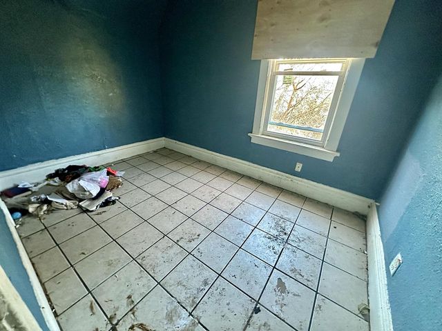 1515 N 38th STREET, Milwaukee, WI 53208