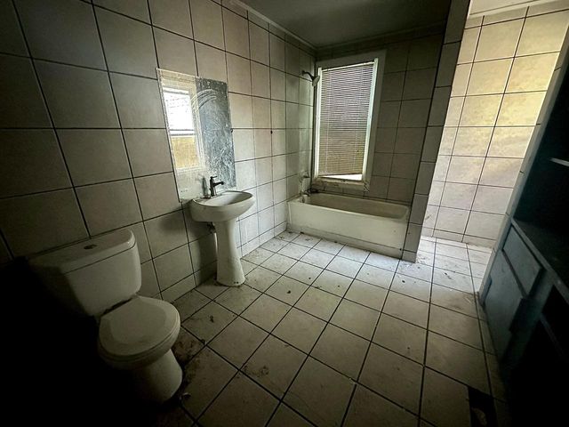 1515 N 38th STREET, Milwaukee, WI 53208