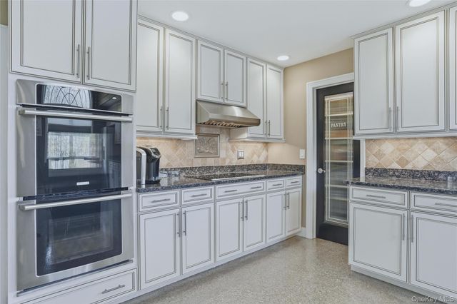 21 Nicole Way, Mahopac, NY 10541