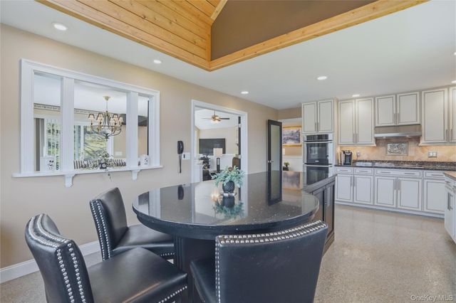 21 Nicole Way, Mahopac, NY 10541