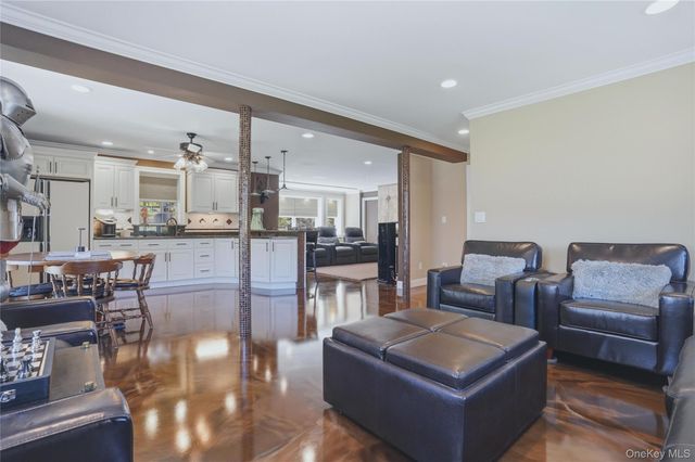 21 Nicole Way, Mahopac, NY 10541