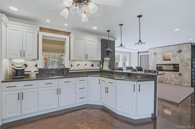 21 Nicole Way, Mahopac, NY 10541