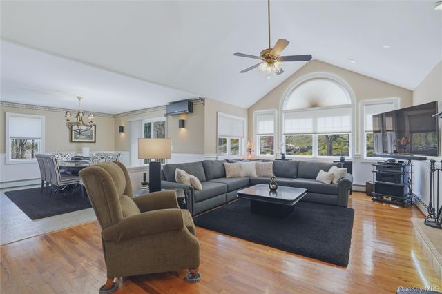 21 Nicole Way, Mahopac, NY 10541