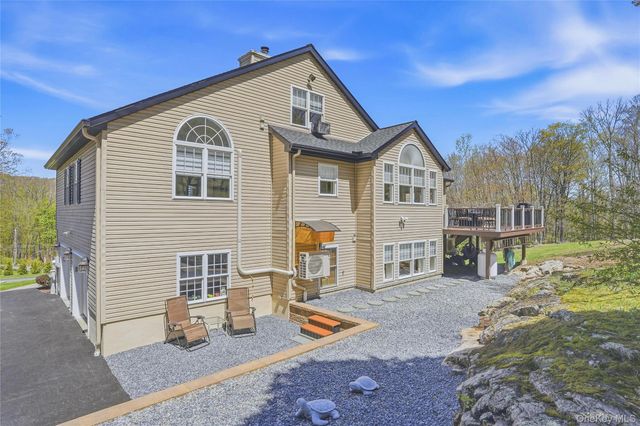 21 Nicole Way, Mahopac, NY 10541