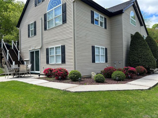 21 Nicole Way, Mahopac, NY 10541