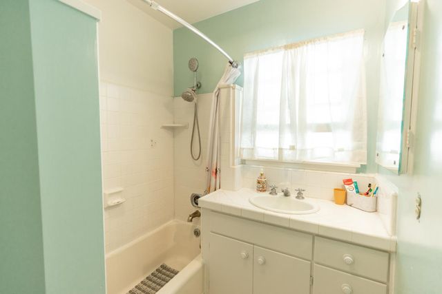 230 W 25th St, Merced, CA 95340