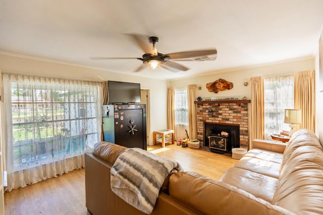 230 W 25th St, Merced, CA 95340