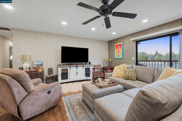 1630 Cayucos Dr, Walnut Creek, CA 94597